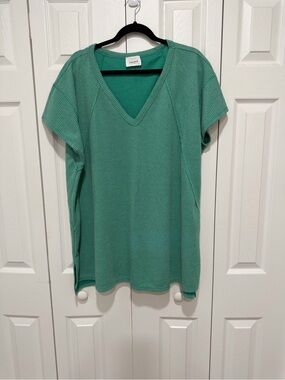 ANDREE BY UNIT Green V-Neck Waffle Knit Short Sleeve Top